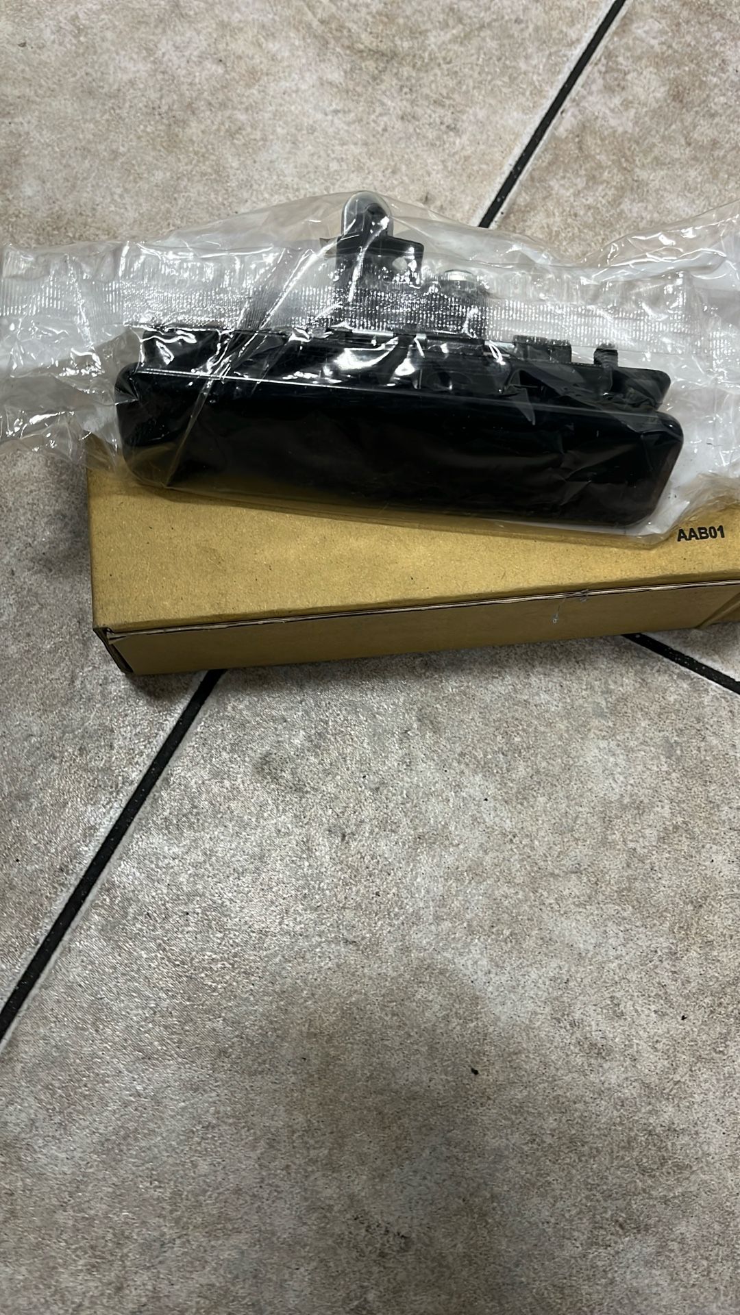 Astro/Safari 92-05 Out FRT DR Handle LH,Plastic Rod Retainer,Smooth Black,Metal,w/o Keyhole