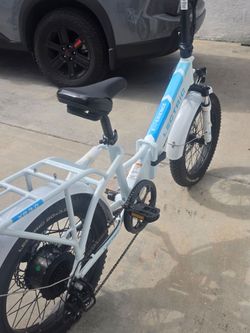 Lectric Bike color white
