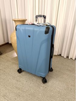 The Cascade Large Checked Spinner Luggage