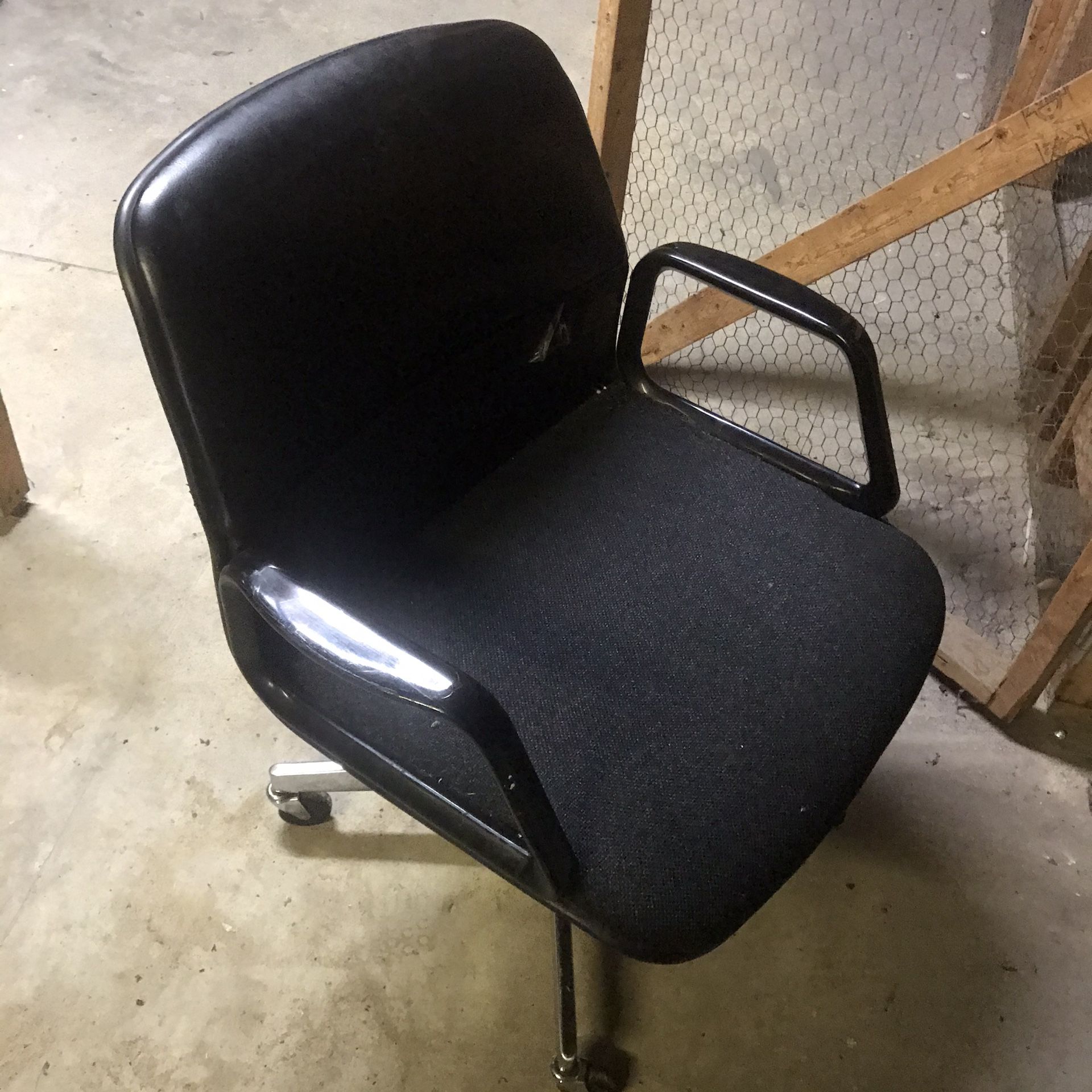 Rolling Chair Black