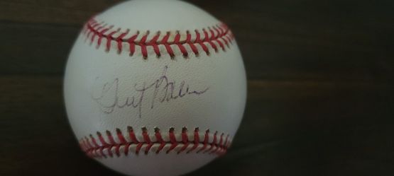 Dusty Baker  Official  MLB baseball signed