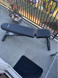 Adjustable weight bench