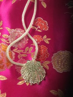 Crystal stone & silver large seashell pendant with silver rope chain, see my other offers of jewelry and decorator items