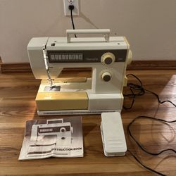 Vintage Bernina Barnette 330 Sewing Machine