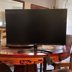LG Monitor 32 “