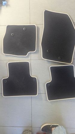 Genuine Volvo XC90 floor mats for 2010