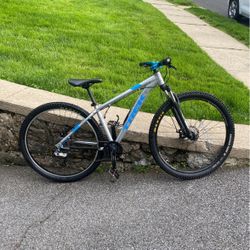 Used trek clearance marlin 4