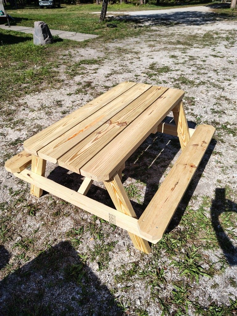 (NEW) Kids Picnic Table