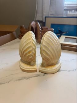 HEAVY SEASHELL BOOKENDS