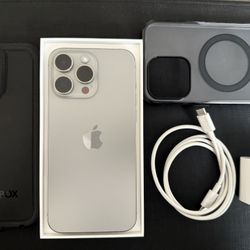 iPhone 15 Pro Max Natural Titanium 256gb (Unlocked) With Extras