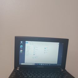 Samsung 10" Laptop 