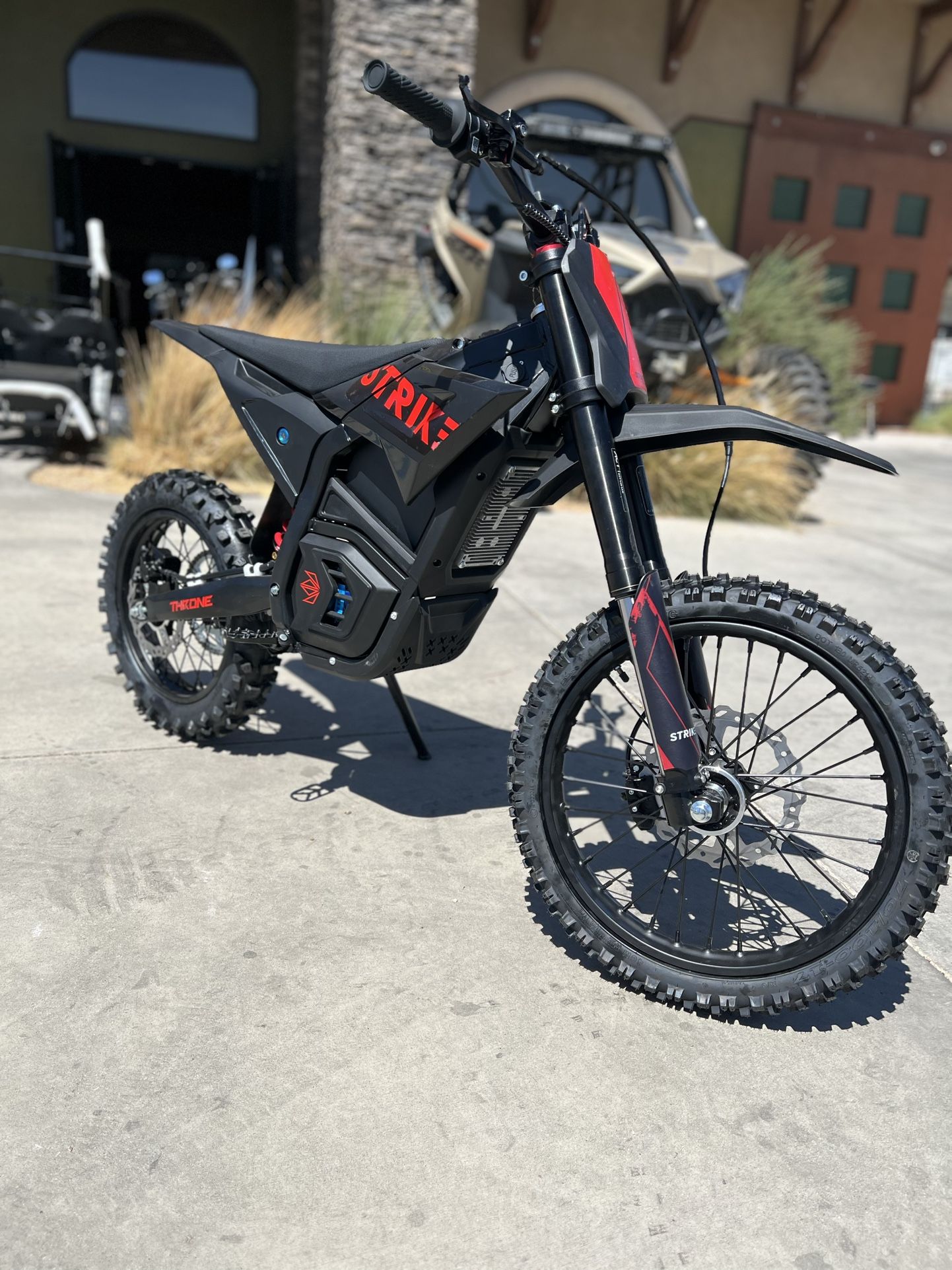 2025 THRONE STRIKE 60V
