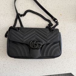 GG Marmont medium shoulder bag