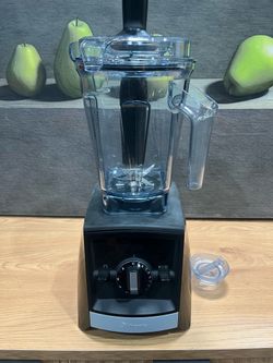Vitamix blender never used A 2500