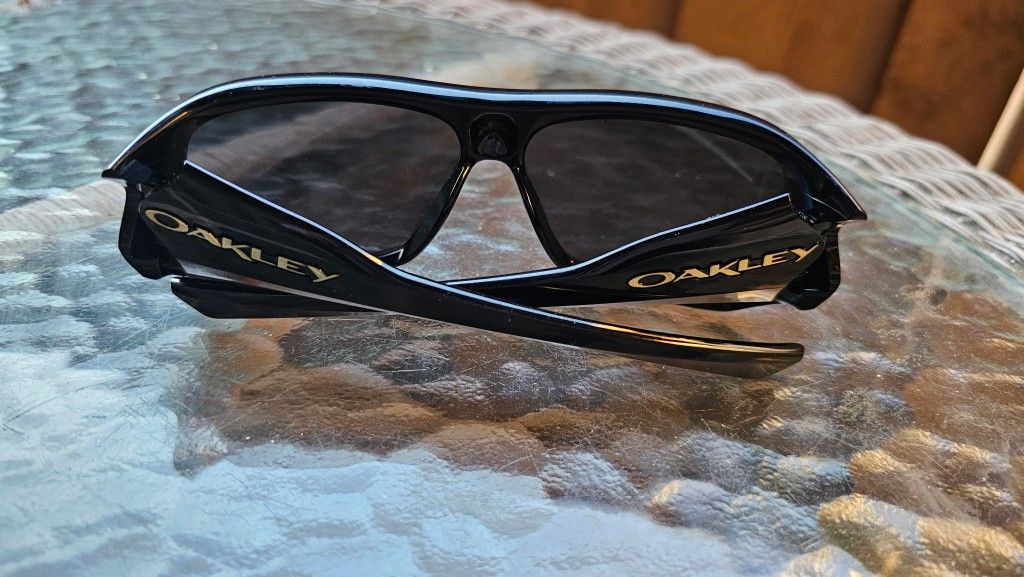 Oakley Chaminade Sunglasses Black With Chrome Lens