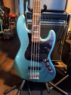 Squier Affinity Series Active Jazz Bass