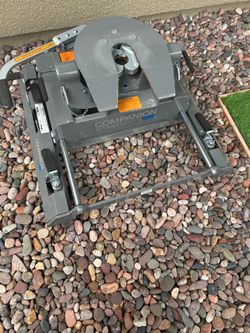 Companion 5th wheel hitch.