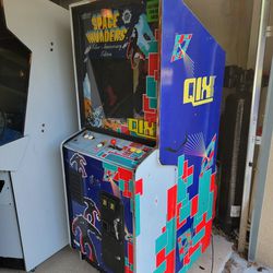 Rare Space Invaders/Qix Silver Edition Arcade Machine