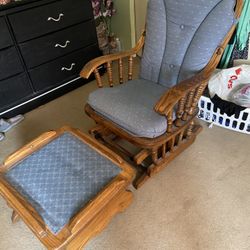 Wood Rocking Chair 