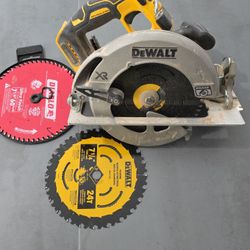 Dewalt Circular Saw In Great Condition