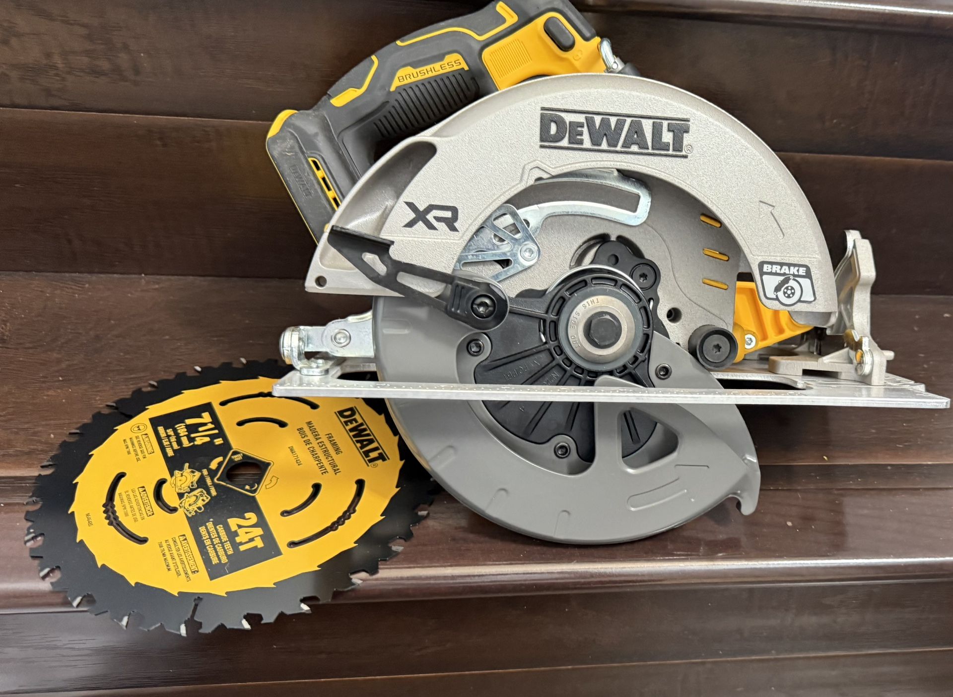 Great Option Now♨️DEWALT 20-Volt MAX 7-1/4 in. Cordless Circular Saw (Tool Only)