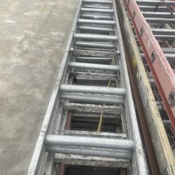 Escalera De Aluminio 28 Pies