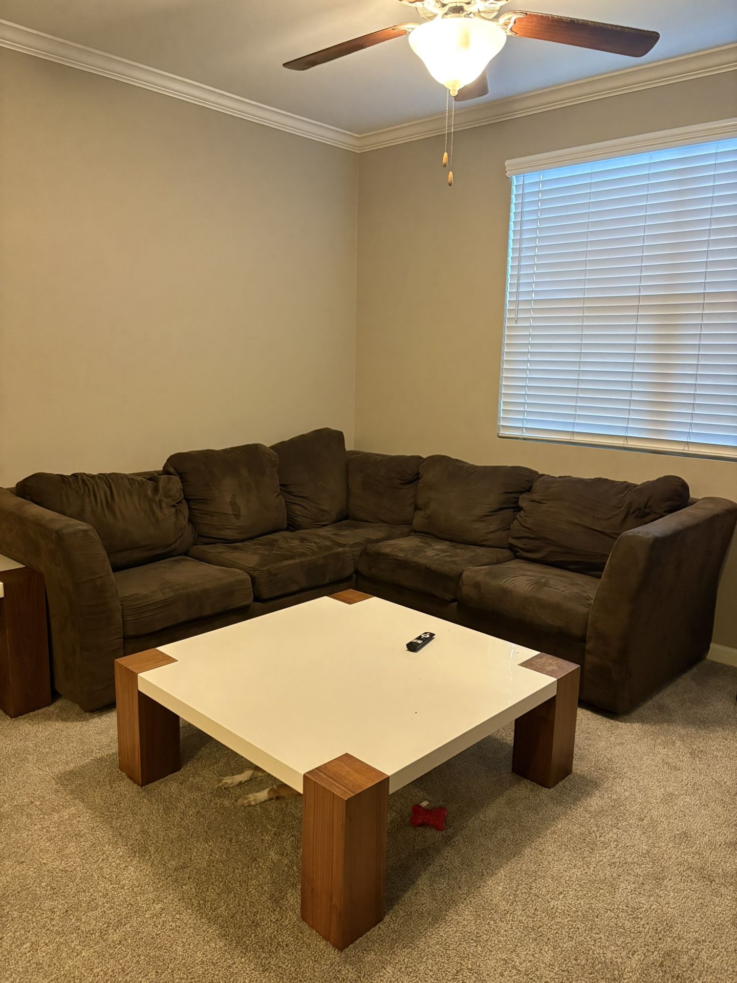 SECTIONAL COUCH