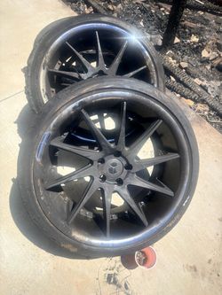Mercedes-Benz Black Spoke Wheels with Tires