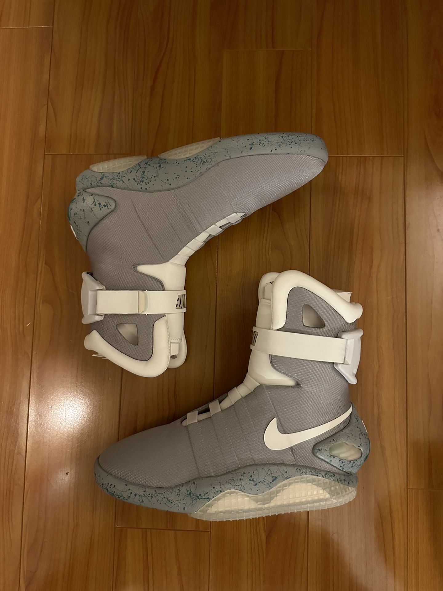 Nike Air Mag “v. 2011”