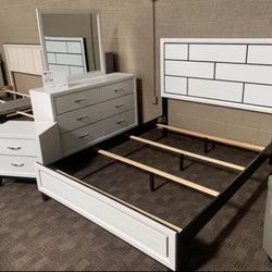 White And Black Queen Bed Room 