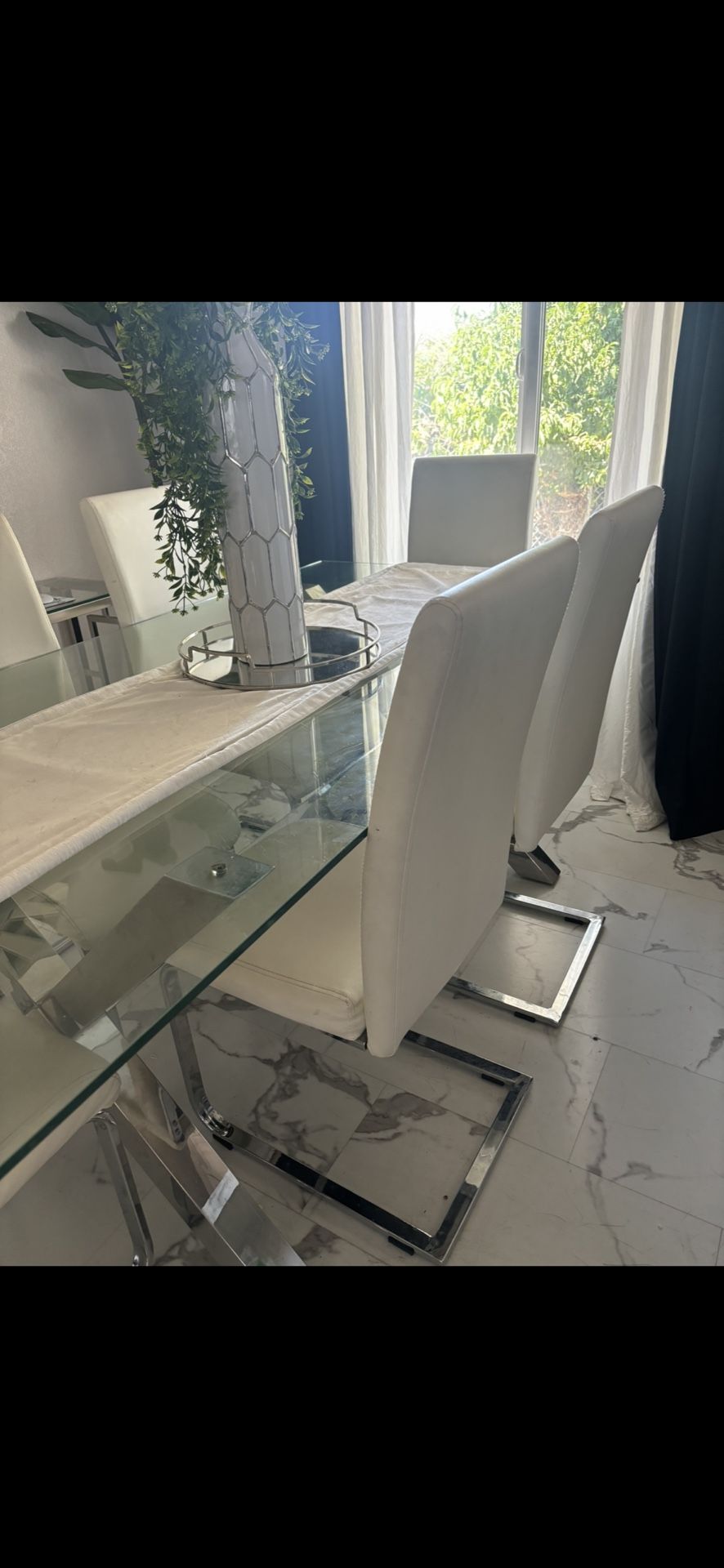 ZGallerie Table & 6 Chairs πͺ