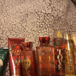 Brand New BATH And Body Body 4 PC Set  Cotton Candy  Champagne 