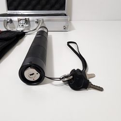 2 in 1 Dual Colors Red & Green L. Pointer Pen Light 