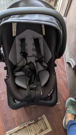Car Seat W/Base Perfect For Grandma Or The Babysitter!