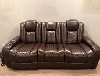 3-Seat Power Reclining Sofa – Excellent Condition