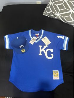 Kansas City Royals jersey and fitted hat