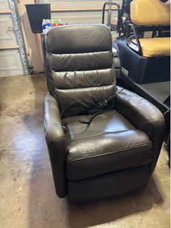 LA Z BOY Recliner        FREE
