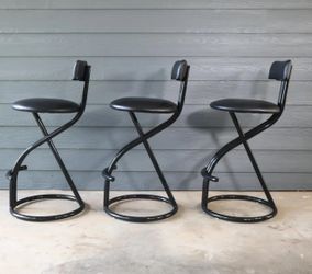 Vintage postmodern 80 to 90 set of 5  bar Stools 