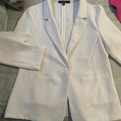 Woman’s White Blazer Xl 