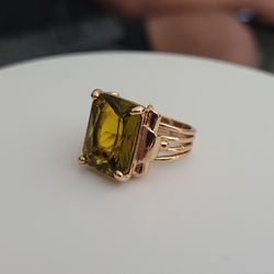 Vintage 15mm Princess Cut Yellow Coffee Rhinestone Retro Gold Ring - Size 6