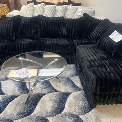 NEW BLACK SECTIONAL SOFA AND FREE DELIVERY