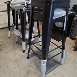 Set Of 4 Metal Stools - Sturdy and Modern 