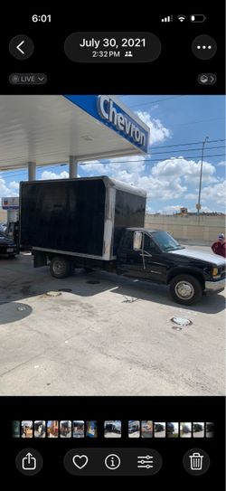 1995 Chevy 3500 box truck w/ lift