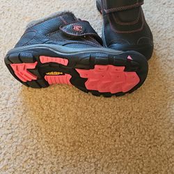 Keen Kootenay Kids Winter Boots Size 2