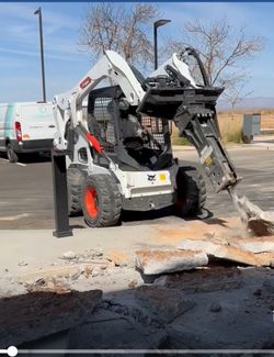 Bobcat skidsteer breaker loader