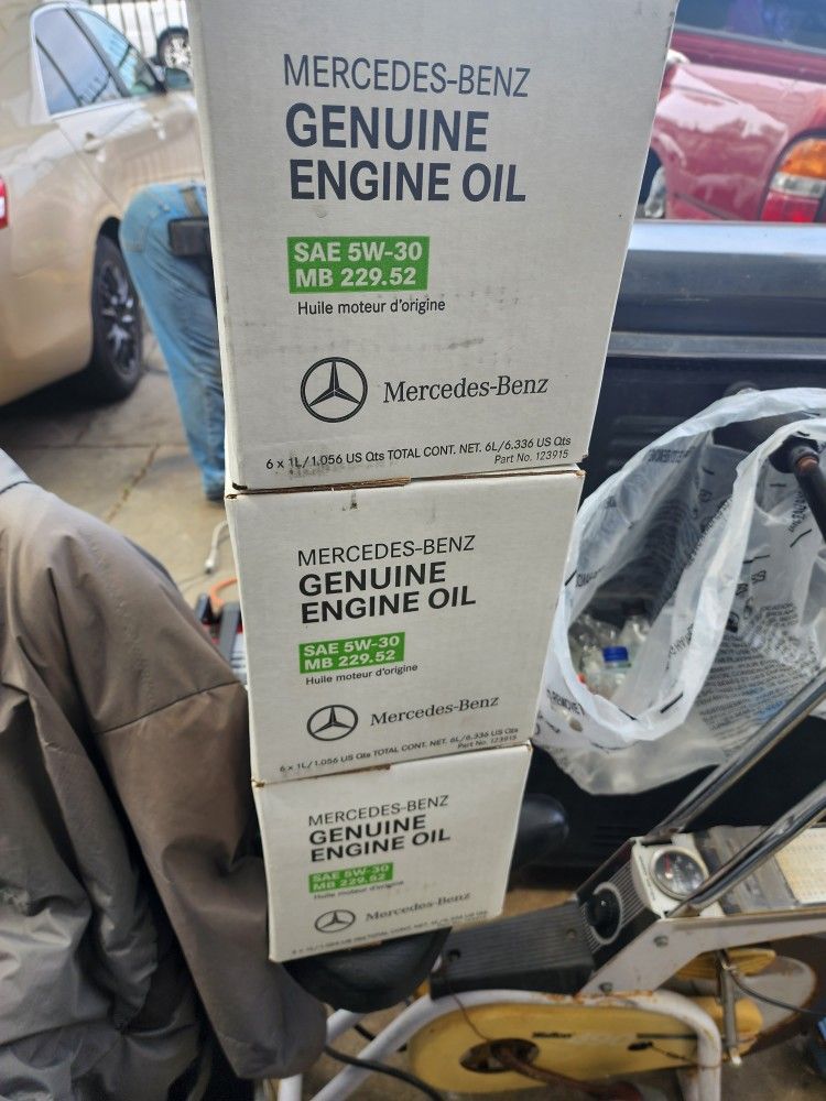 GENUINE ENGIN3 OIL MERCEDES-BENZ 5W-30MB229.52