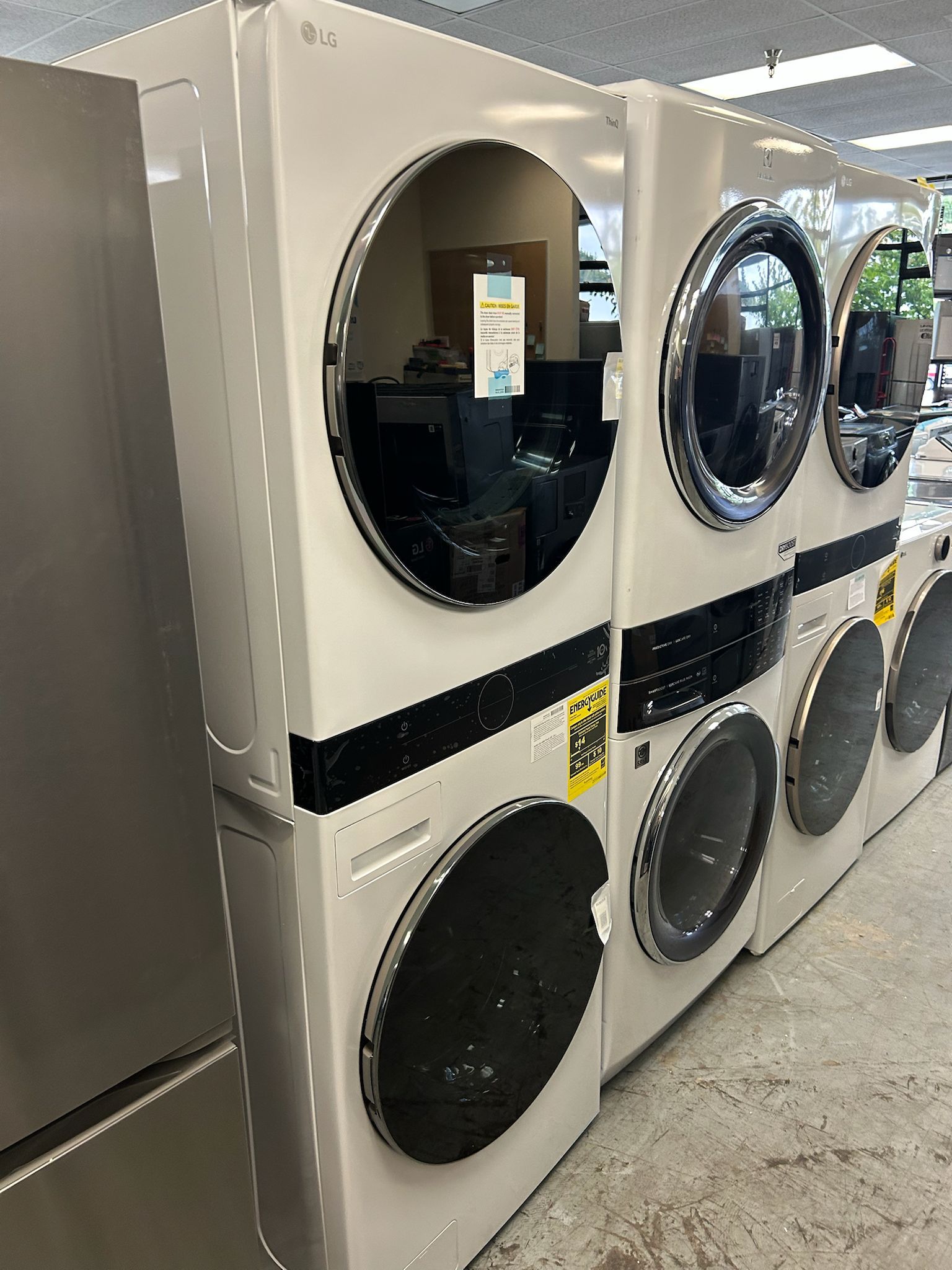 NEW LG 5.0 cu. ft. Washer 7.8 cu. ft. Dual Inverter Heat Pump Ventless Dryer Electric Washtower in White