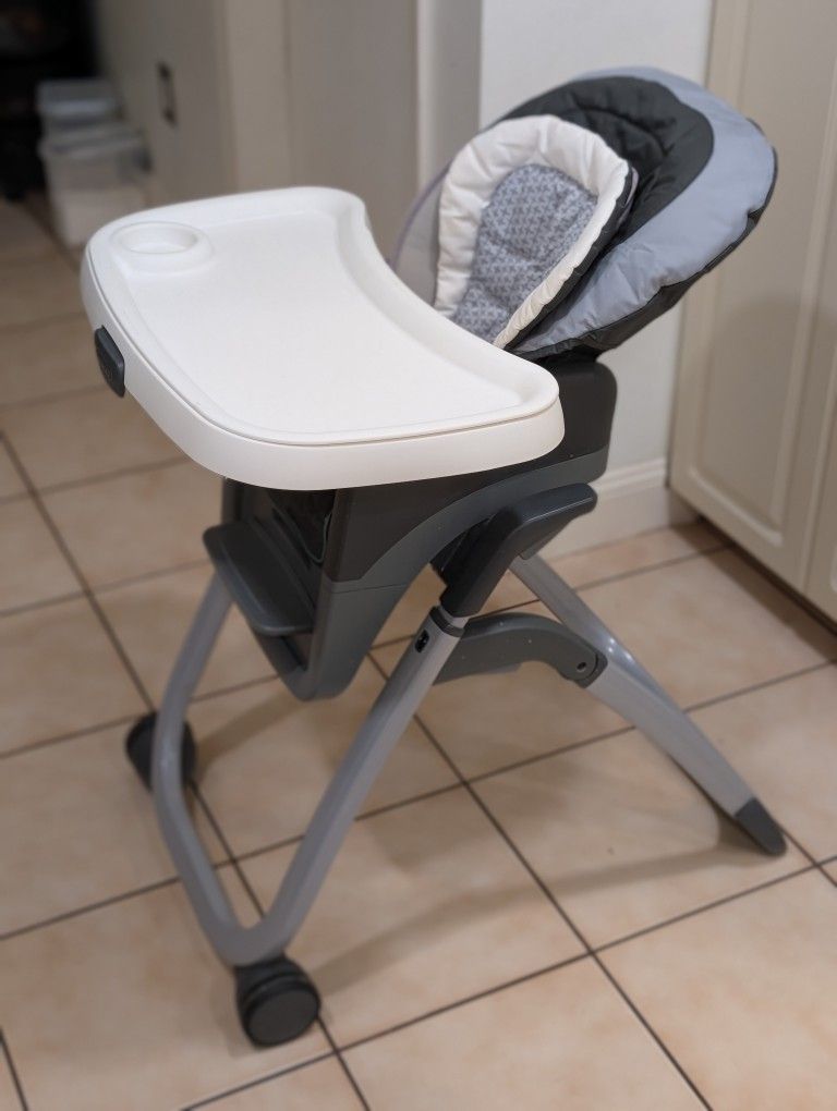 Baby High Chair - Graco DuoDiner DLX 6-in-1