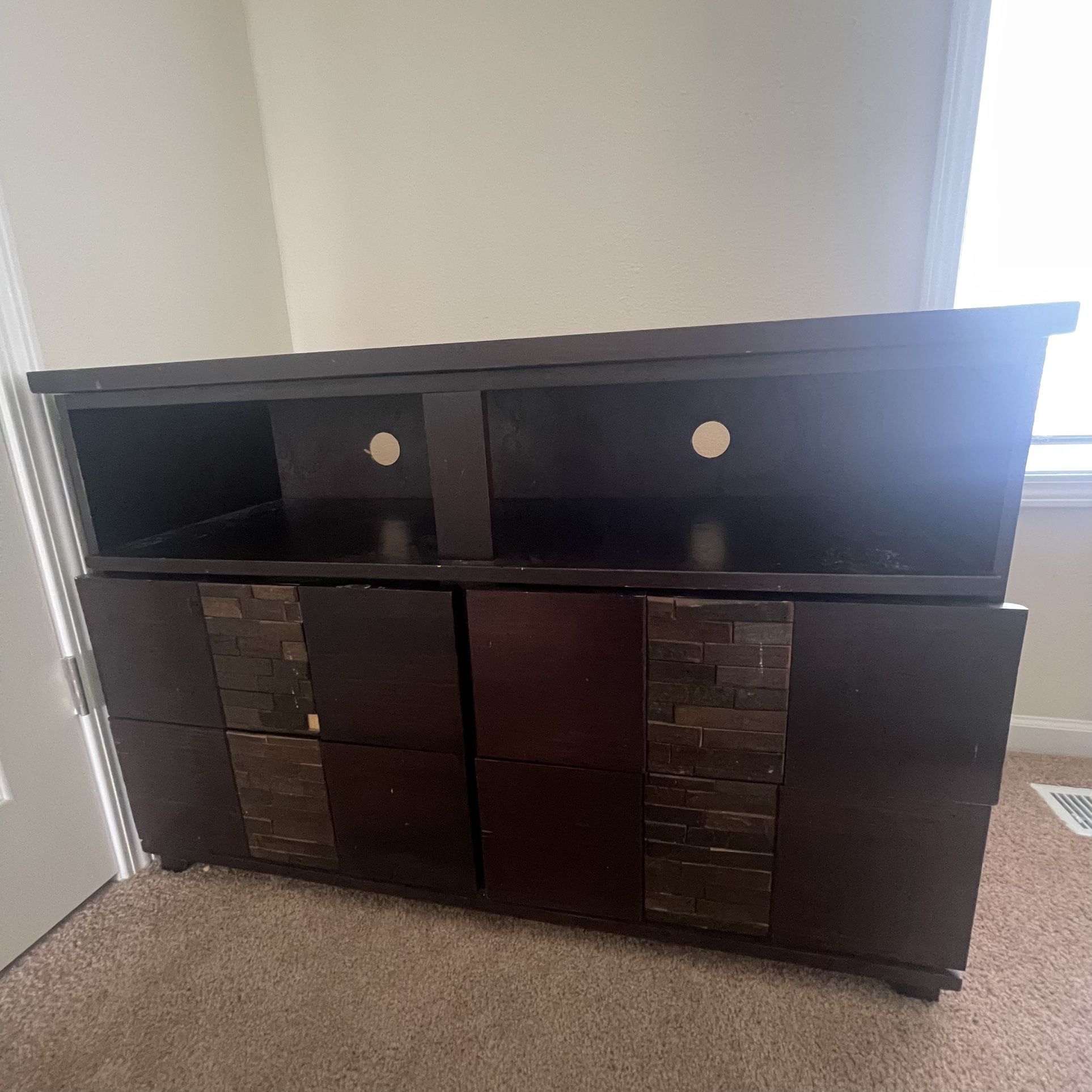 4-drawer Dresser/TV Stand 
