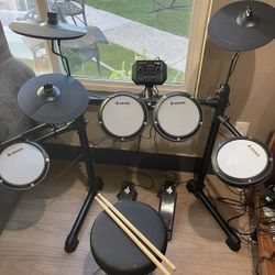 Donner Drum Set 